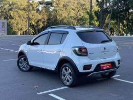 RENAULT - SANDERO - 2015/2015 - Branca - R$ 49.900,00