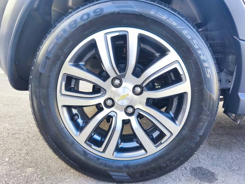 CHEVROLET - ONIX - 2017/2017 - Prata - R$ 66.900,00