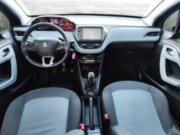 PEUGEOT - 208 - 2015/2016 - Preta - R$ 47.900,00