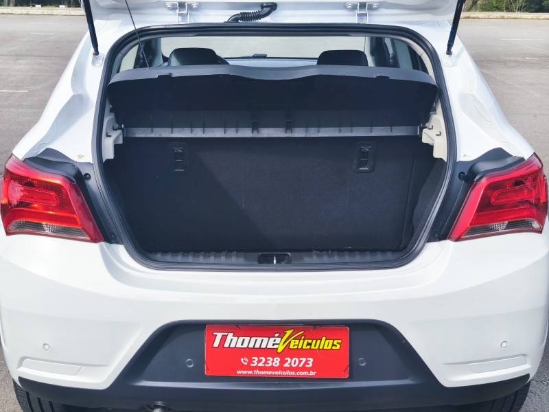 CHEVROLET - ONIX - 2019/2019 - Branca - R$ 53.900,00