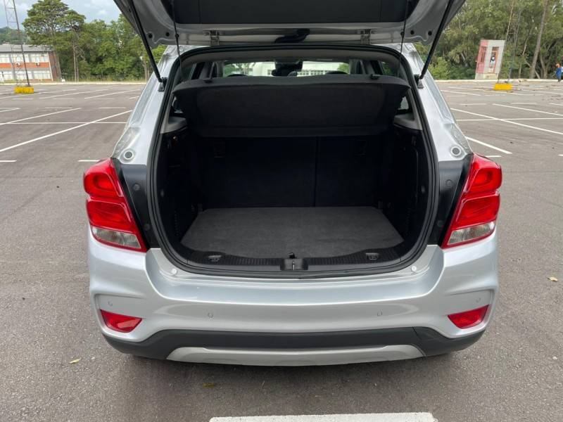 CHEVROLET - TRACKER - 2018/2018 - Prata - R$ 91.900,00