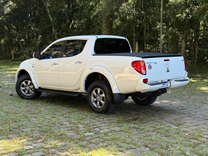 MITSUBISHI - L200 TRITON - 2015/2015 - Branca - R$ 125.900,00