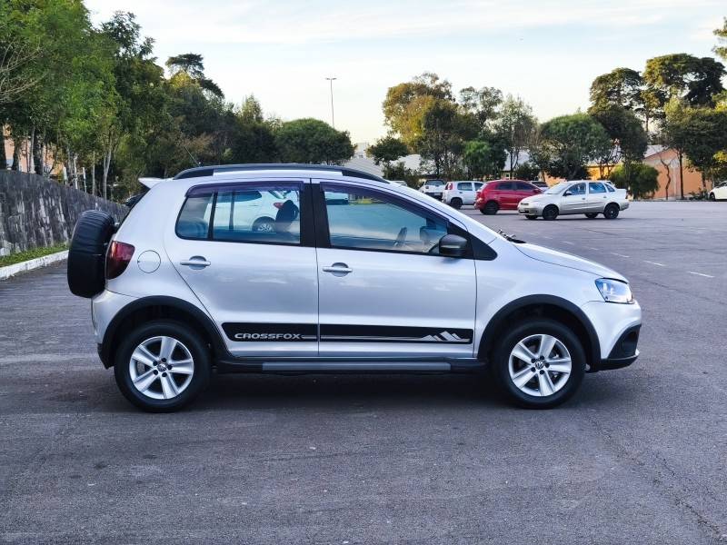 VOLKSWAGEN - CROSSFOX - 2012/2012 - Prata - R$ 43.900,00