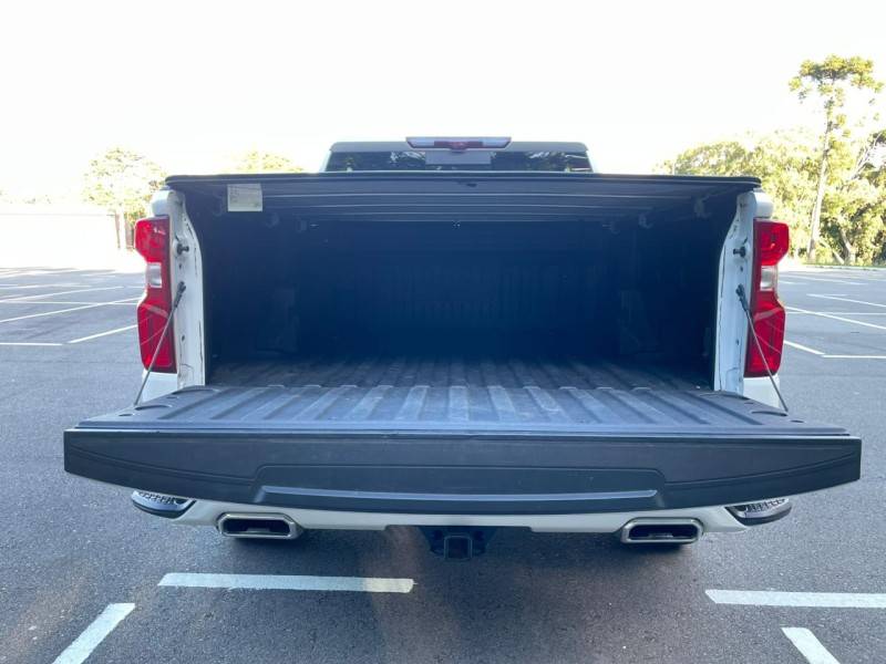 CHEVROLET - SILVERADO - 2024/2024 - Branca - R$ 425.900,00