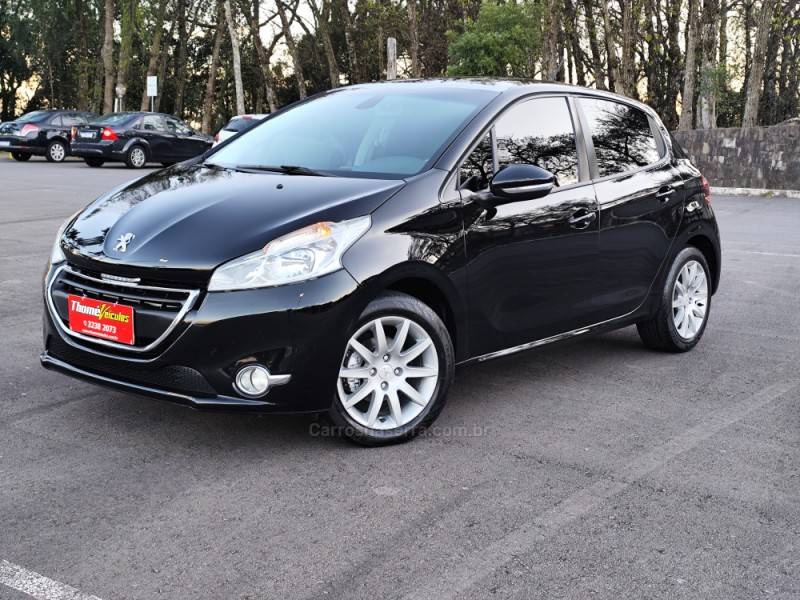 PEUGEOT - 208 - 2015/2016 - Preta - R$ 47.900,00