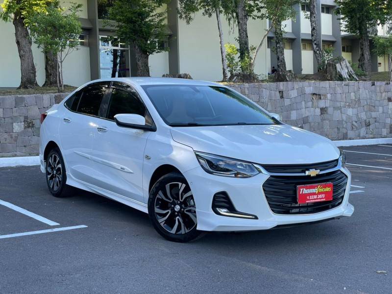 CHEVROLET - ONIX - 2024/2024 - Branca - R$ 97.900,00
