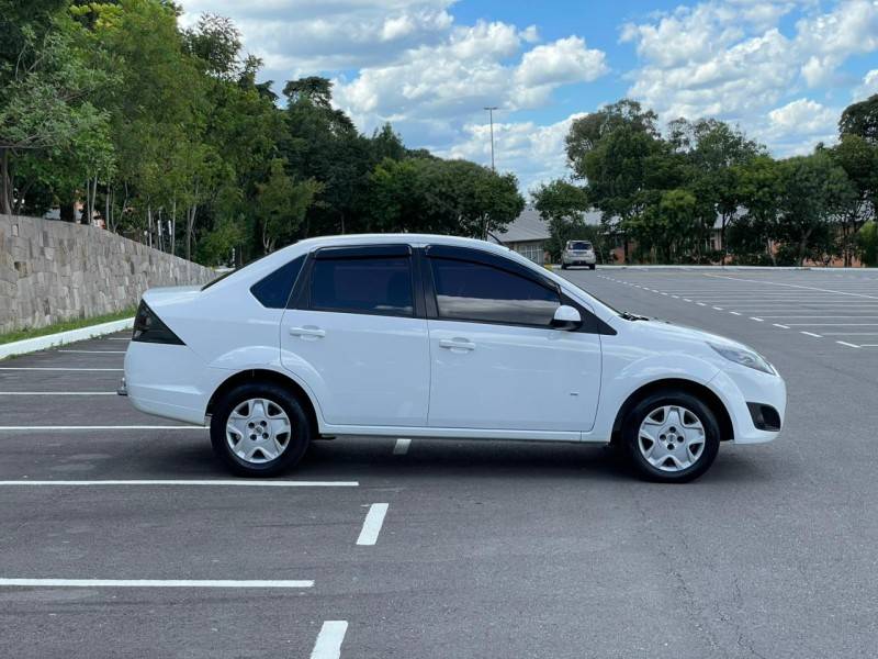 FORD - FIESTA - 2014/2014 - Branca - R$ 36.900,00