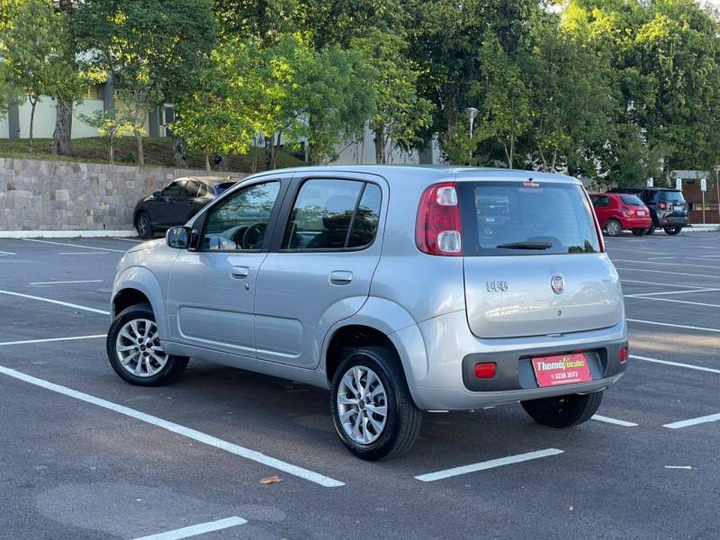 FIAT - UNO - 2014/2014 - Prata - R$ 31.900,00