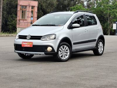 VOLKSWAGEN - CROSSFOX - 2014/2014 - Prata - R$ 48.900,00