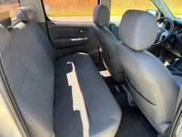 TOYOTA - HILUX - 2015/2015 - Prata - R$ 115.900,00