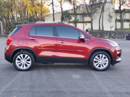 CHEVROLET - TRACKER - 2017/2018 - Vermelha - R$ 91.900,00