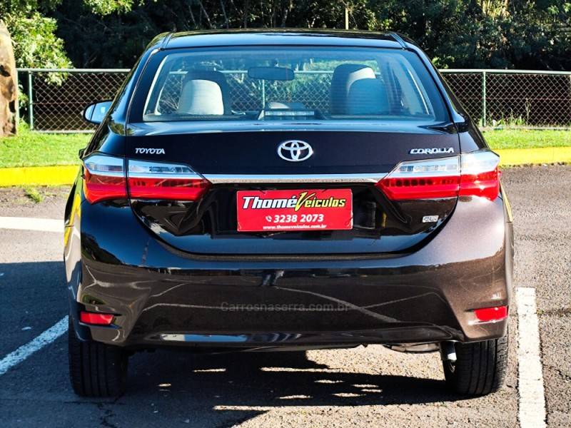 TOYOTA - COROLLA - 2018/2018 - Marrom - R$ 92.900,00