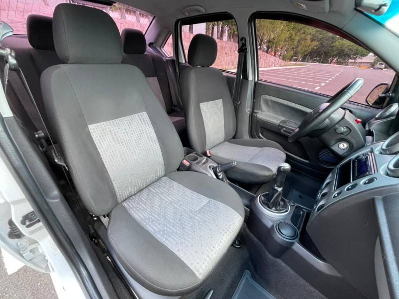 FORD - FIESTA - 2014/2014 - Branca - R$ 36.900,00