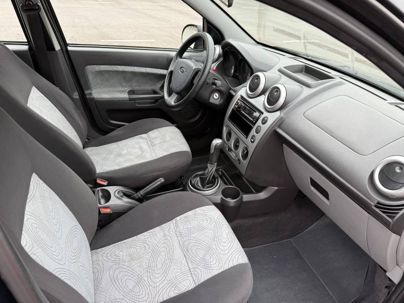 FORD - FIESTA - 2010/2010 - Preta - R$ 26.900,00