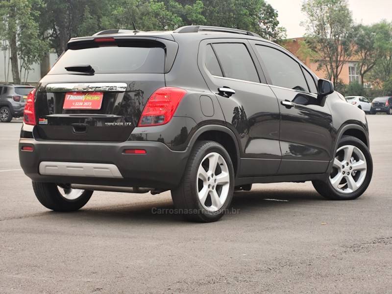 CHEVROLET - TRACKER - 2015/2015 - Preta - R$ 71.900,00