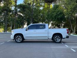 CHEVROLET - SILVERADO - 2024/2024 - Branca - R$ 425.900,00
