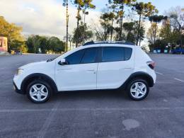 RENAULT - SANDERO - 2022/2022 - Branca - R$ 68.900,00
