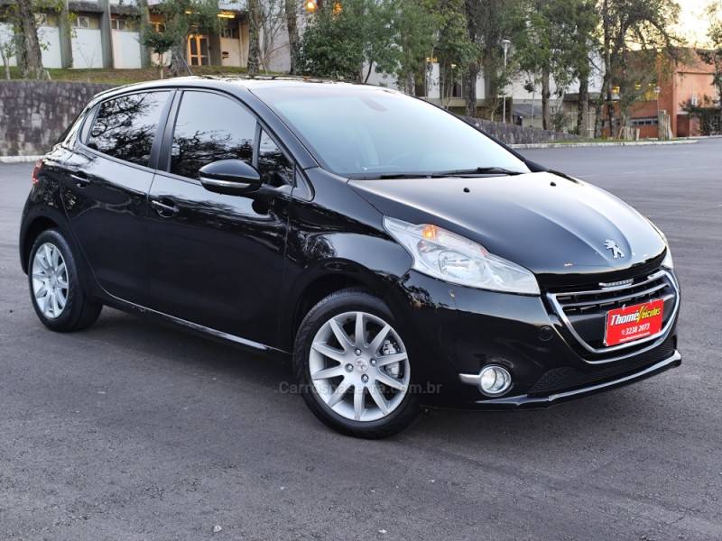 PEUGEOT - 208 - 2015/2016 - Preta - R$ 47.900,00