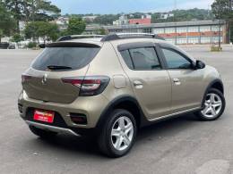 RENAULT - SANDERO - 2022/2022 - Dourada - R$ 66.900,00