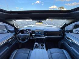 CHEVROLET - SILVERADO - 2024/2024 - Branca - R$ 425.900,00