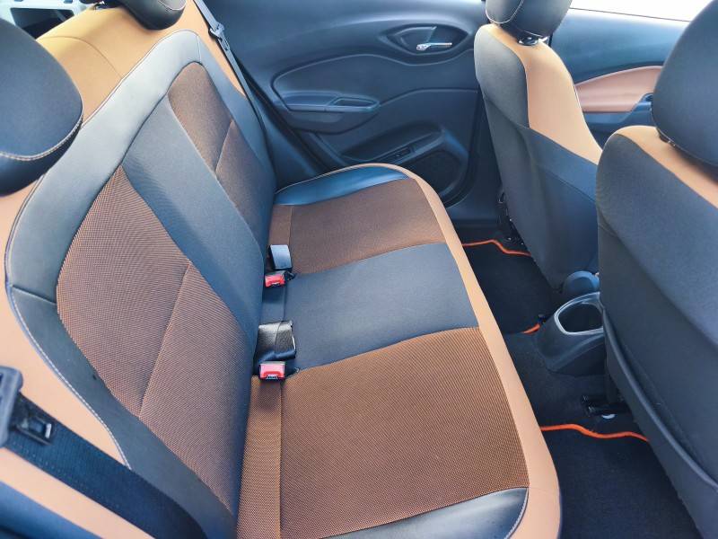 CHEVROLET - ONIX - 2017/2017 - Prata - R$ 66.900,00