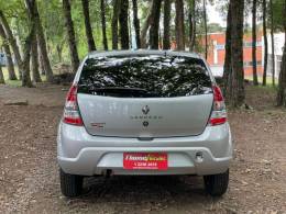 RENAULT - SANDERO - 2014/2014 - Prata - R$ 33.990,00