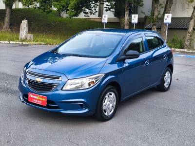CHEVROLET - ONIX - 2015/2015 - Prata - R$ 46.900,00