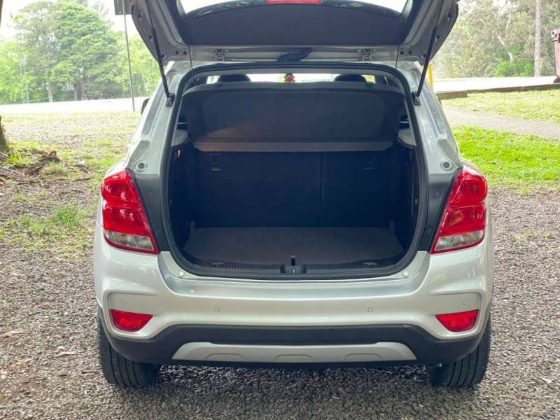 CHEVROLET - TRACKER - 2018/2018 - Prata - R$ 94.900,00