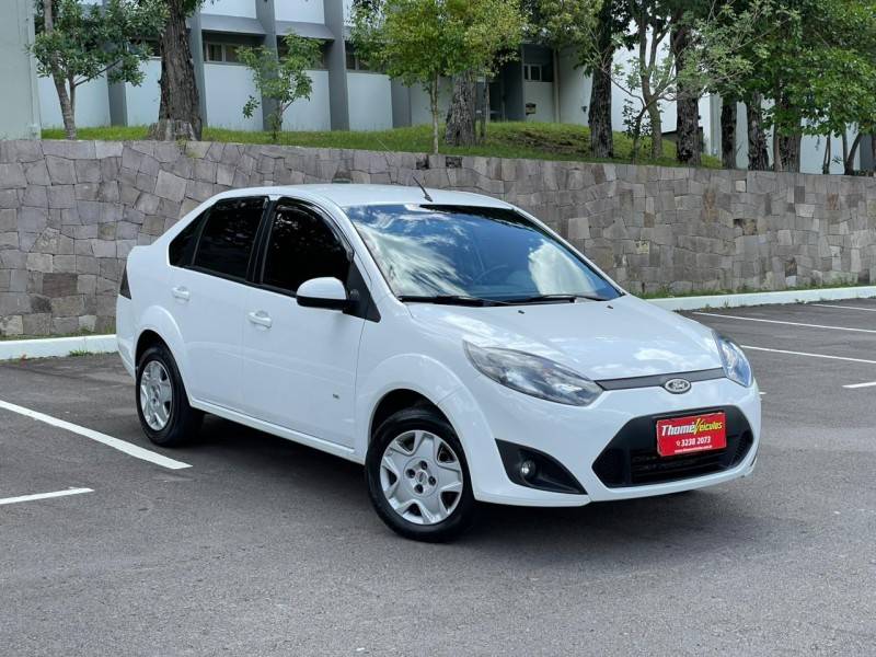 FORD - FIESTA - 2014/2014 - Branca - R$ 36.900,00