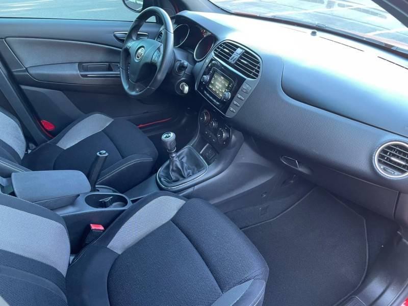 FIAT - BRAVO - 2016/2016 - Vermelha - R$ 58.900,00