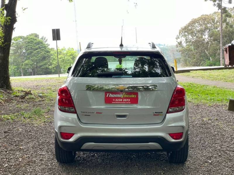 CHEVROLET - TRACKER - 2018/2018 - Prata - R$ 94.900,00