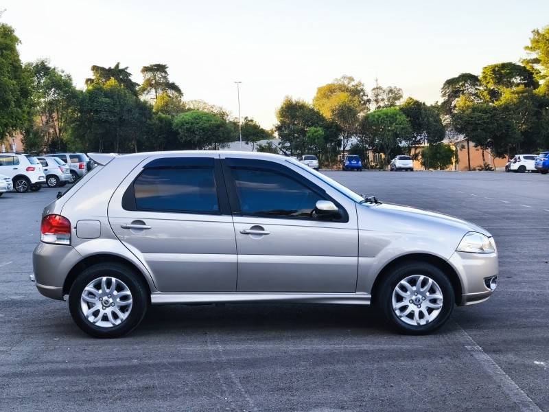FIAT - PALIO - 2008/2008 - Dourada - R$ 29.900,00