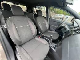 RENAULT - SANDERO - 2022/2022 - Dourada - R$ 66.900,00