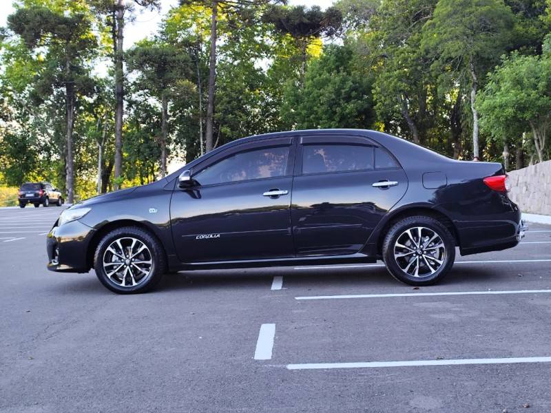 TOYOTA - COROLLA - 2013/2013 - Preta - R$ 67.900,00