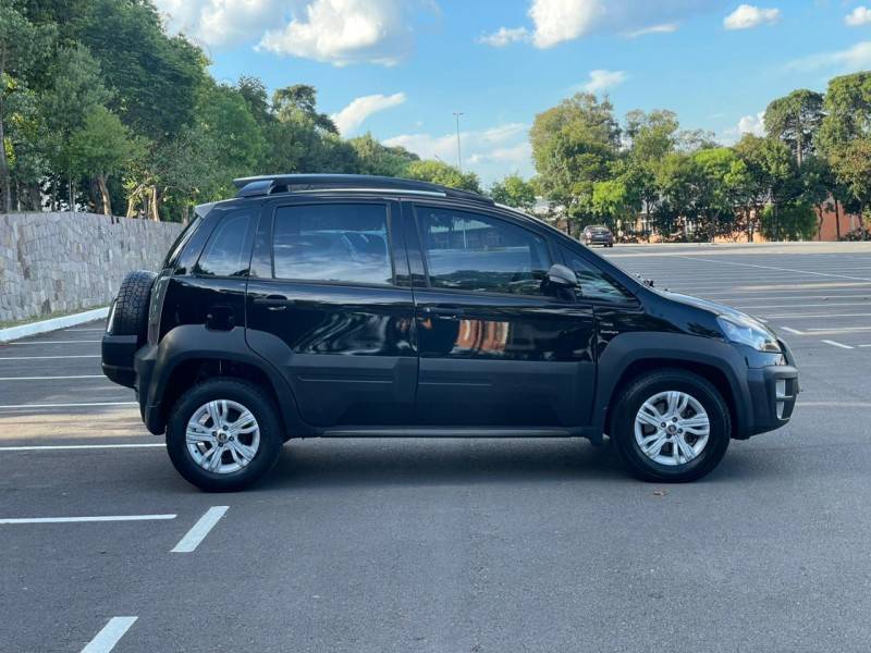 FIAT - IDEA - 2011/2011 - Preta - R$ 35.900,00