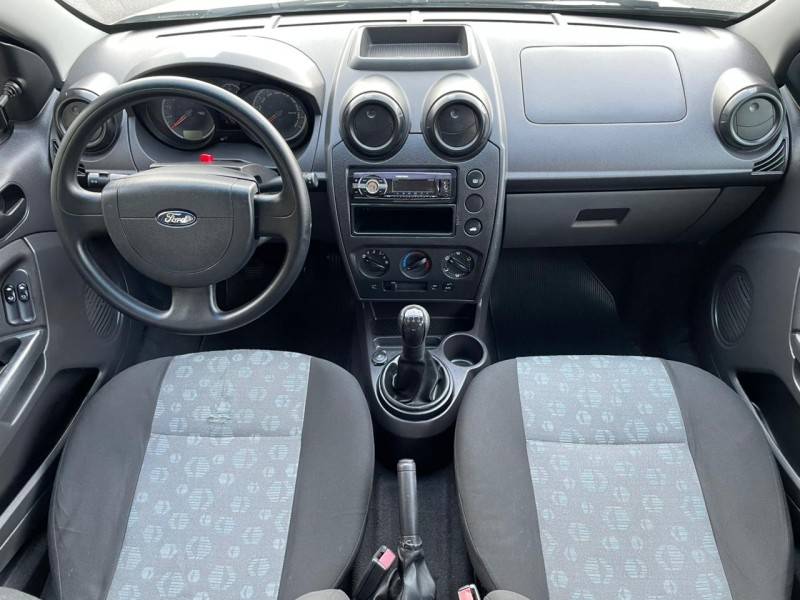 FORD - FIESTA - 2014/2014 - Dourada - R$ 32.900,00