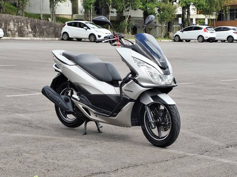 HONDA - PCX - 2018/2018 - Prata - R$ 13.900,00