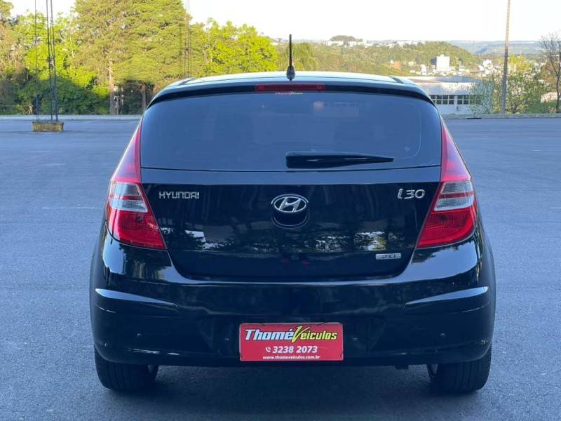 HYUNDAI - I30 - 2011/2011 - Preta - R$ 43.900,00