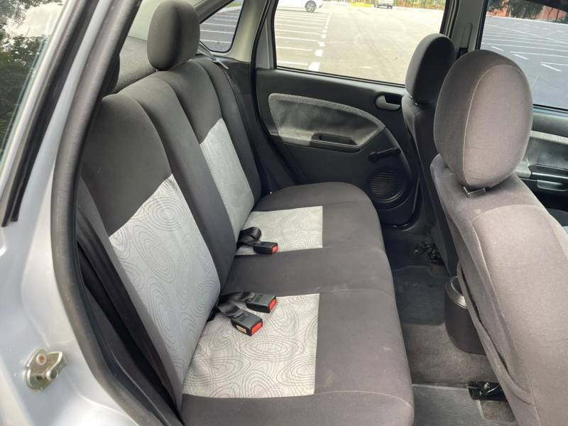 FORD - FIESTA - 2008/2009 - Prata - R$ 29.900,00