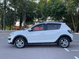 RENAULT - SANDERO - 2015/2015 - Branca - R$ 49.900,00