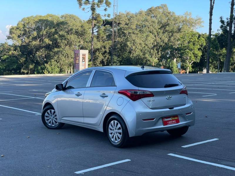 HYUNDAI - HB20 - 2015/2015 - Prata - R$ 46.900,00