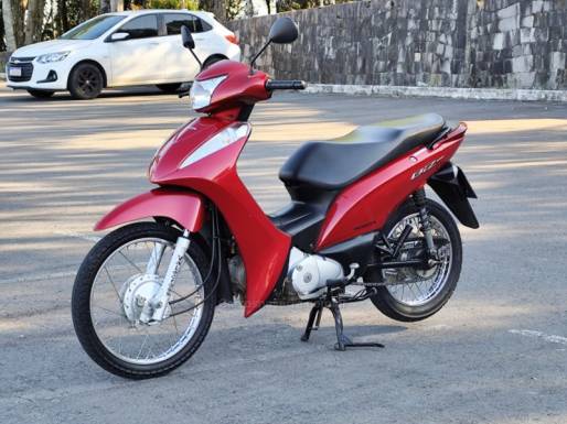 HONDA - BIZ 125 - 2015/2015 - Vermelha - R$ 11.900,00