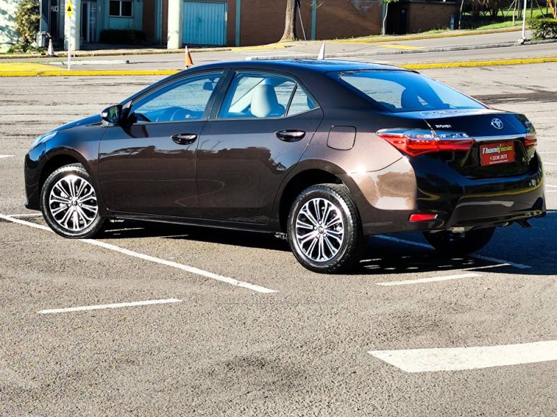 TOYOTA - COROLLA - 2018/2018 - Marrom - R$ 92.900,00