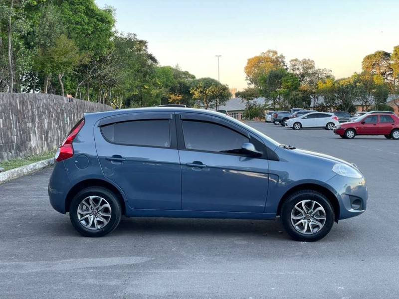 FIAT - PALIO - 2015/2015 - Cinza - R$ 39.900,00