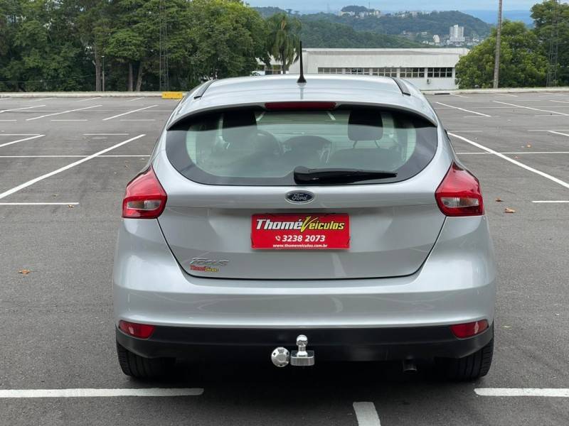FORD - FOCUS - 2018/2018 - Prata - R$ 71.900,00