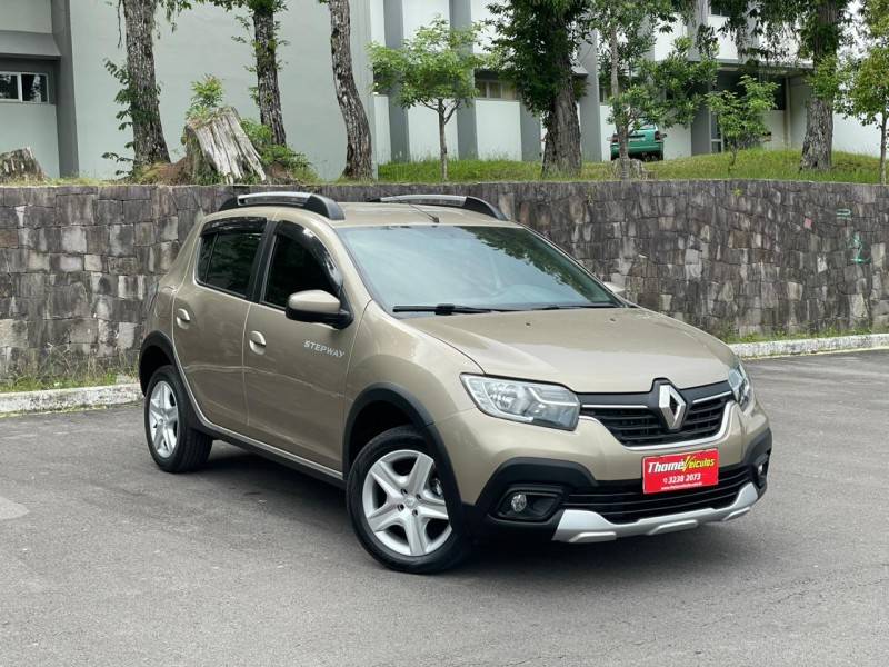 RENAULT - SANDERO - 2022/2022 - Dourada - R$ 67.900,00