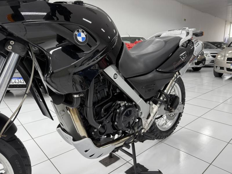 BMW - G 650 - 2011/2011 - Preta - R$ 20.900,00