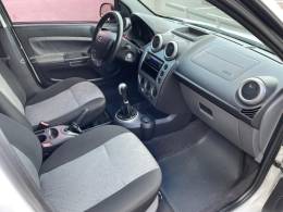 FORD - FIESTA - 2014/2014 - Branca - R$ 36.900,00