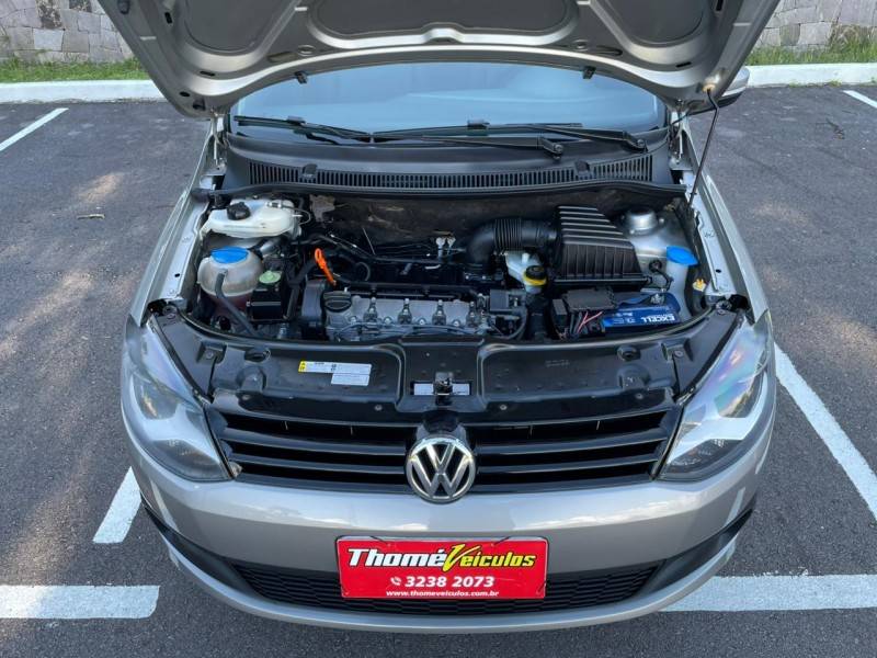 VOLKSWAGEN - FOX - 2014/2014 - Prata - R$ 44.900,00