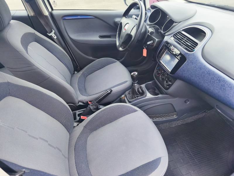FIAT - PUNTO - 2014/2014 - Branca - R$ 39.900,00